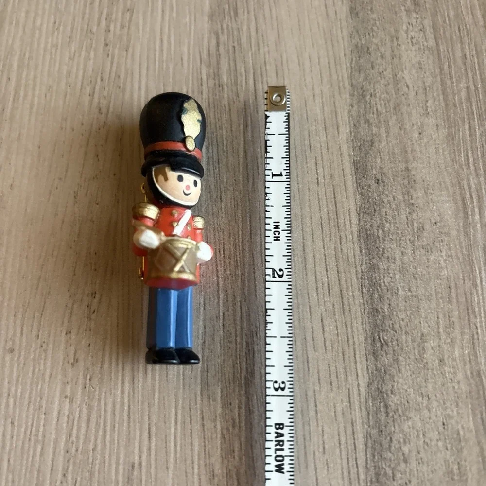 Vintage Hallmark Cards Marked Plastic Toy Soldier Drummer Christmas Holiday Pin